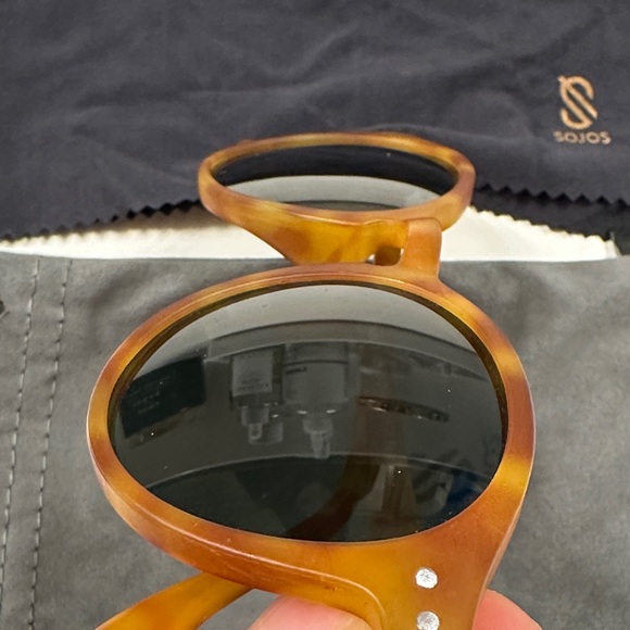 Sojos Brown Round Sunglasses - Picture 3 of 3